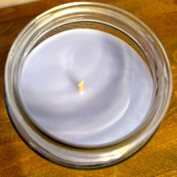 Susan Jacobs NEW Home Fragrance Candle Ocean Breeze - Picture 4 of 4